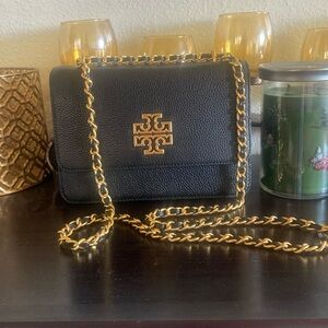 Tory Burch Outlet Medium Britten Shoulder and Crossbody Bag!